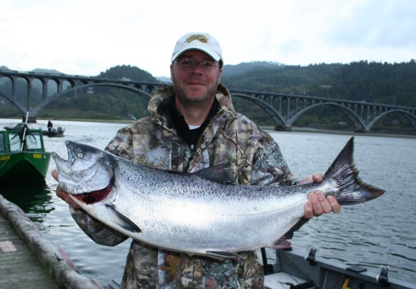 Rogue Bay Salmon Fishing Guides