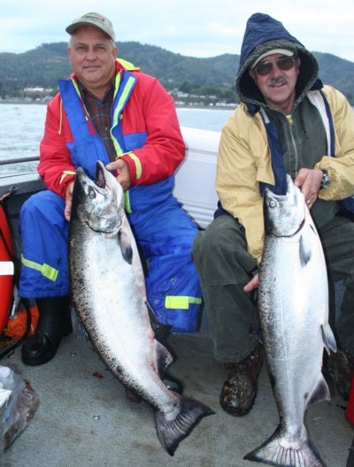 Chetco bubble season kings in the ocean at the mouth of the Chetco River at Brookings, Oregon, with Wild Rivers Fishing.